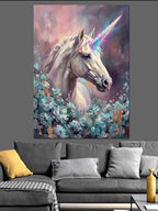 Çiçekler İçinde Beyaz Boynuzlu Unicorn Kanvas Tablo