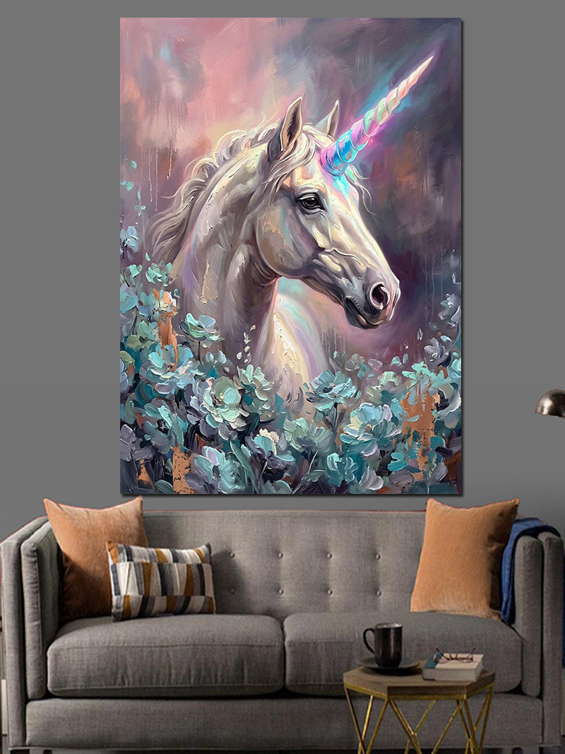 Çiçekler İçinde Beyaz Boynuzlu Unicorn Kanvas Tablo