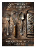 "Quotidiana Nourishment" yazılı mutfak gereçleri ve yazı.