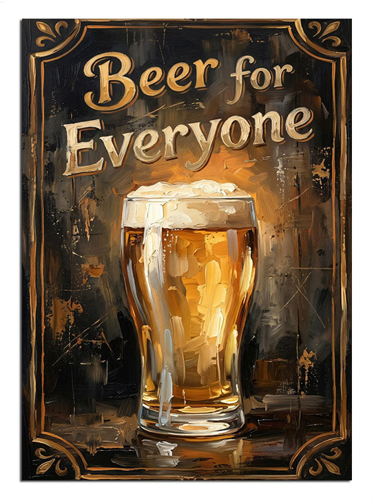 "Beer for Everyone" yazılı köpüklü bira bardağı.