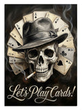 "Let's Play Cards" yazılı, iskambil kağıtlı kurukafa.