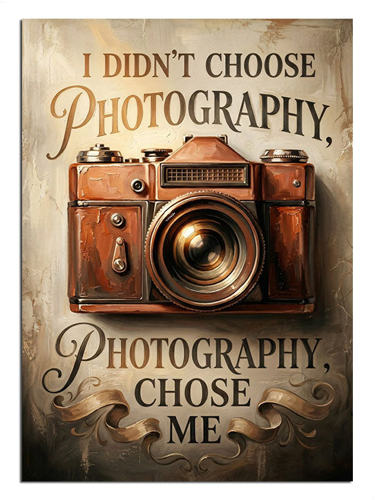 "Photography Chose Me" yazılı vintage fotoğraf makinesi.