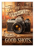 "Today is the Perfect Day" yazılı nostaljik kamera.