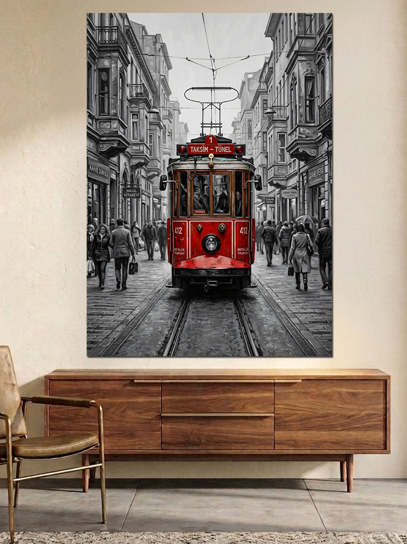 Tarihi Sokakta İlerleyen Kırmızı Tramvay Kanvas Tablo