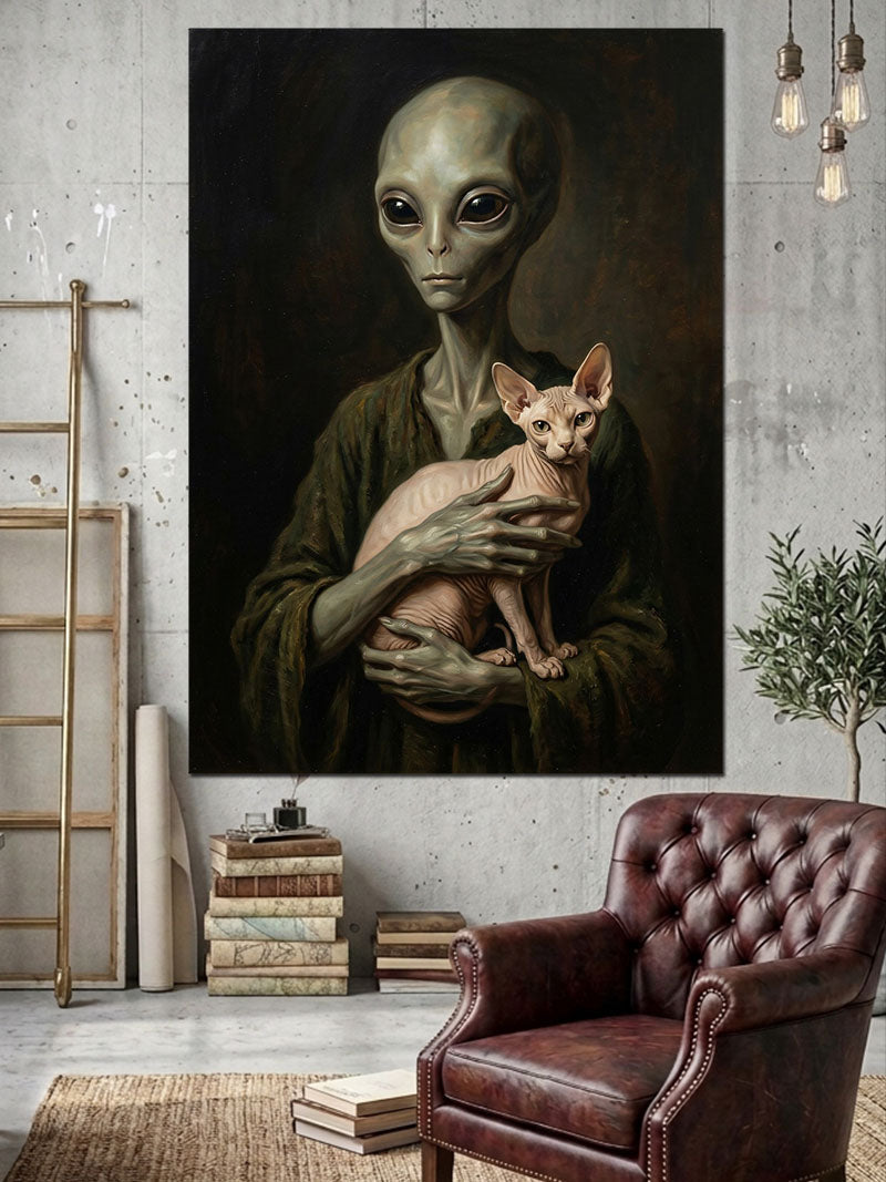 Kedi Tutan Kel Uzaylı Figürü Kanvas Tablo