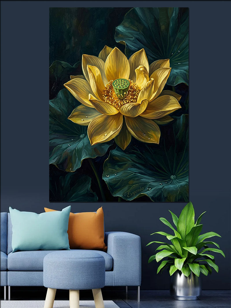Yapraklar Arasında Sarı Lotus Çiçeği Kanvas Tablo