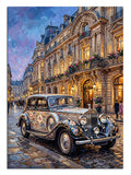 Gece Paris sokağında ışıklı klasik Rolls Royce araba tablosu.
