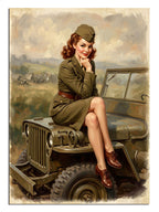 Askeri jeep üstünde oturan üniformalı pin-up kadın retro tablo.