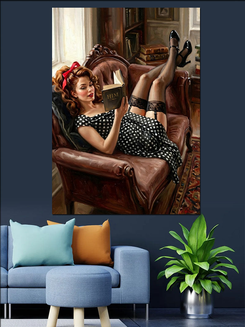 Koltukta Kitap Okuyan Pin-Up Kadın Kanvas Tablo