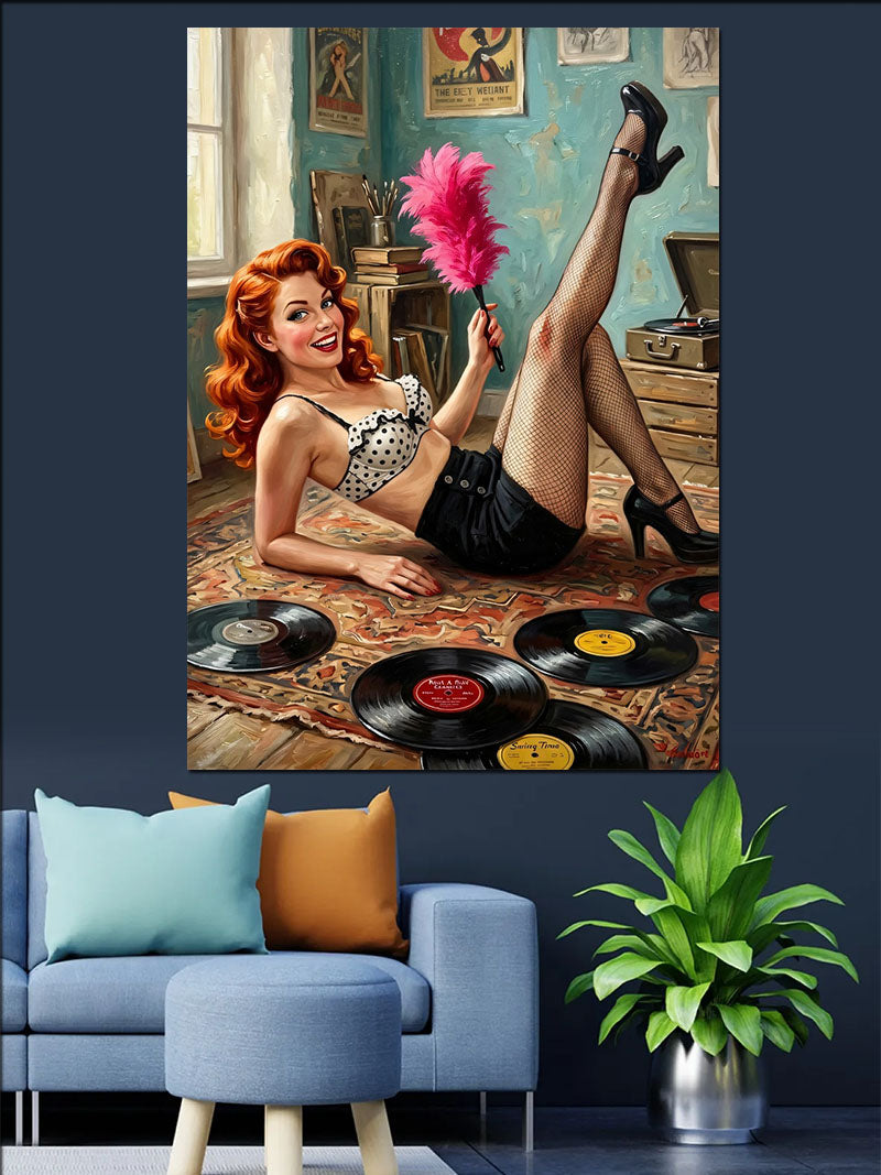 Yerde Plaklarla Yatan Kızıl Saçlı Pin-up Kanvas Tablo
