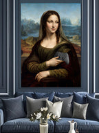 Elinde Kumanda Tutan Mona Lisa Tablosu Kanvas Tablo