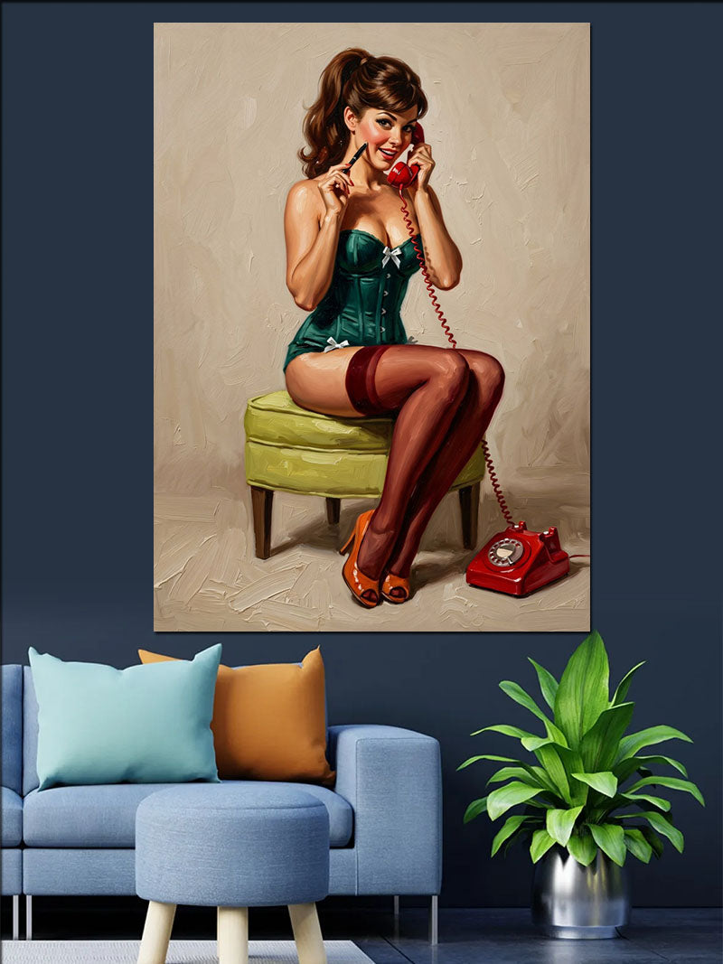 Kırmızı Telefonlu Yeşil Kıyafetli Pin-up Kadın Kanvas Tablo