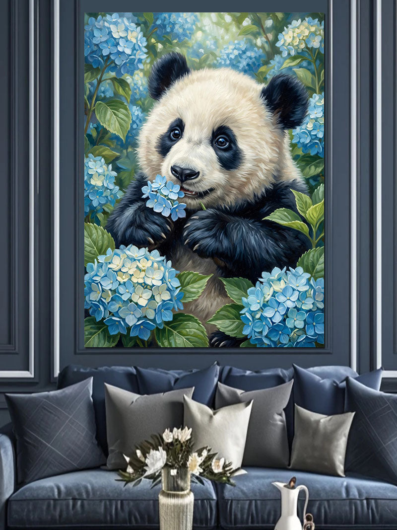 Mavi Ortanca Arasında Panda Yavrusu Kanvas Tablo