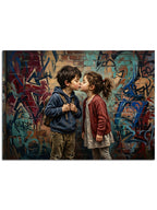 Graffiti duvarı önünde çocuk sevgisi.