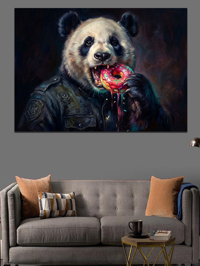 Kırmızı Elma Yiyen Panda Portresi Kanvas Tablo