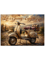 "Life is a Journey" yazılı, bej rengi motor.