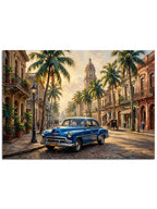 Tropikal bir şehir sokağında ilerleyen eski otomobil.