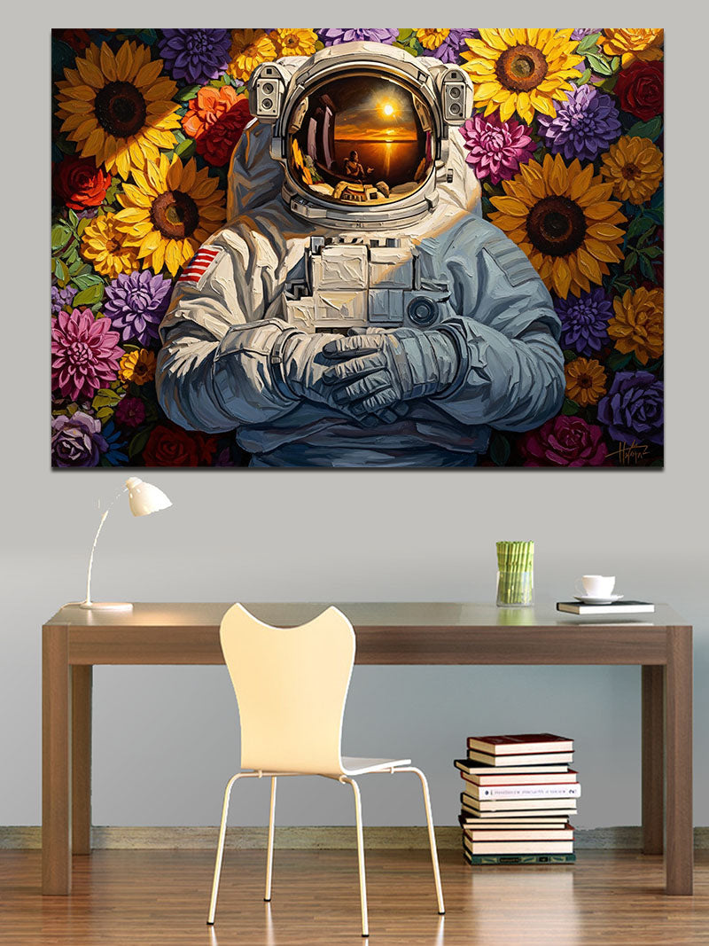 Ayçiçekleri Arasında Duran Astronot Figürü Kanvas Tablo