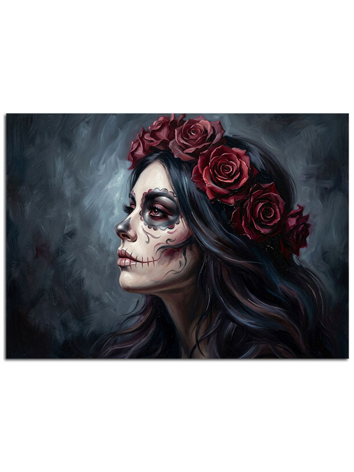 Yüzü çiçekli kurukafa (Santa Muerte) tarzında boyanmış mistik kadın.