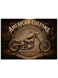 "American Customs" yazılı eskitme motosiklet dekoru.