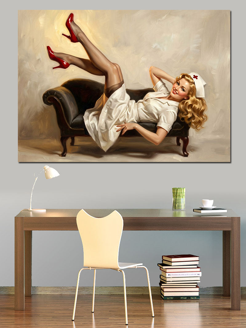 Retro Koltukta Uzanan Şık Kadın Kanvas Tablo