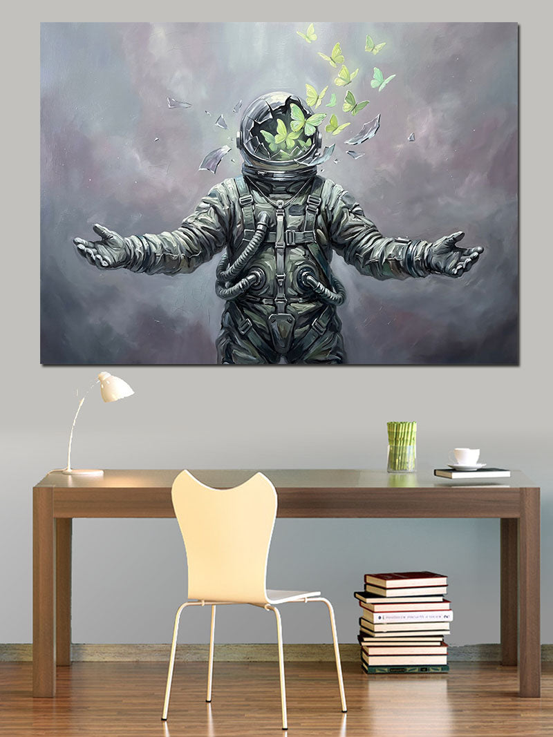 Çatlayan Kasklı Astronot Ve Kelebekler Kanvas Tablo