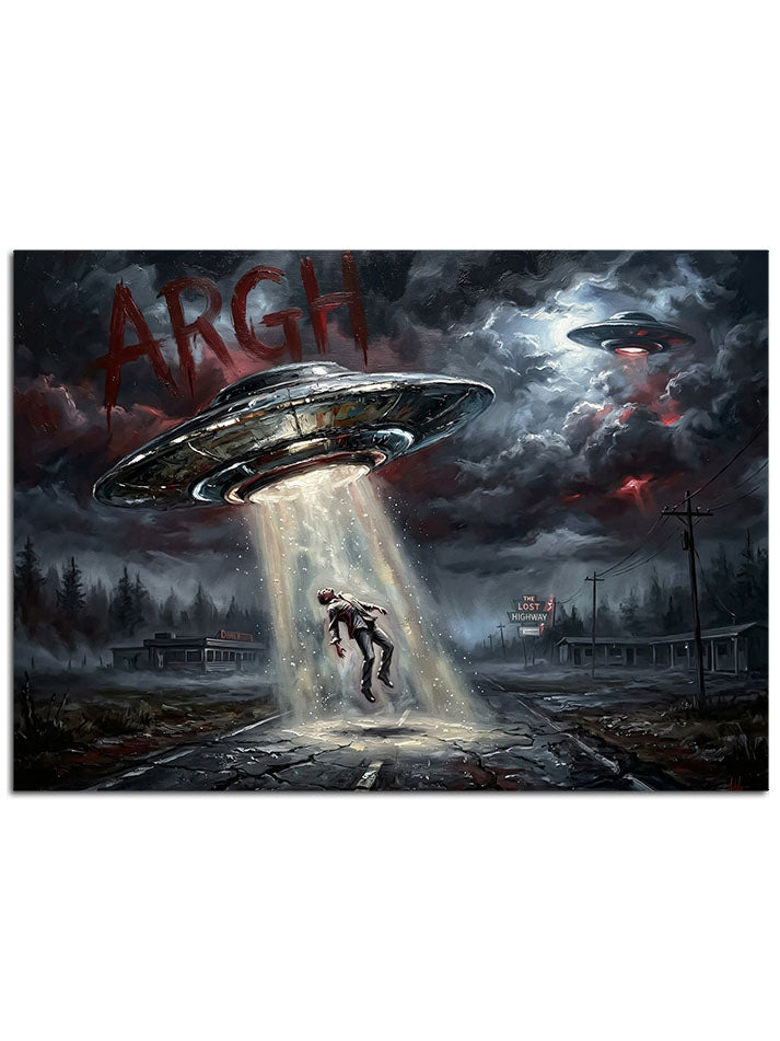 Gece vakti ormanda UFO'dan süzülen ışık ve insan.