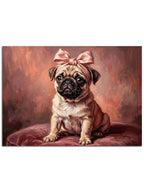 Şirin bakışlı ve pembe aksesuarlı yavru pug.